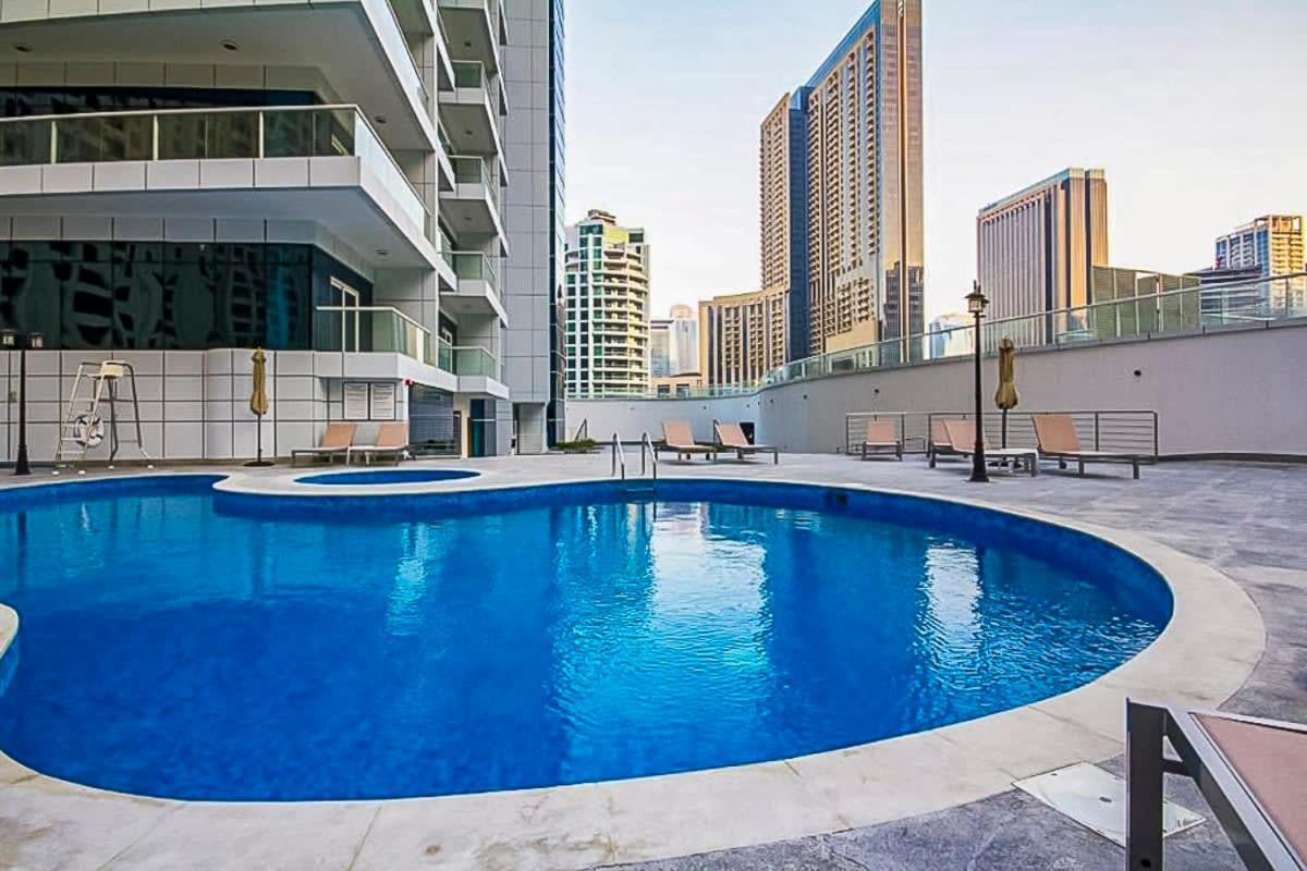 Frank Porter - Continental Tower Dubai Exterior photo